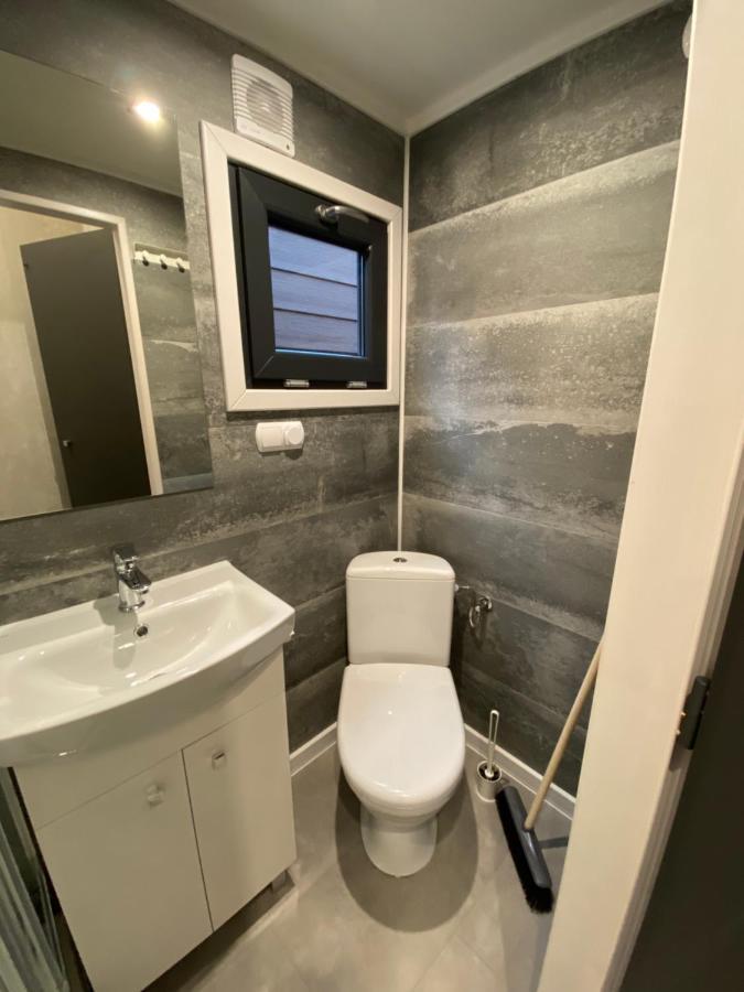 Domy Nad Morzem - Chata Pirata- Tiny House Dziwnów Buitenkant foto
