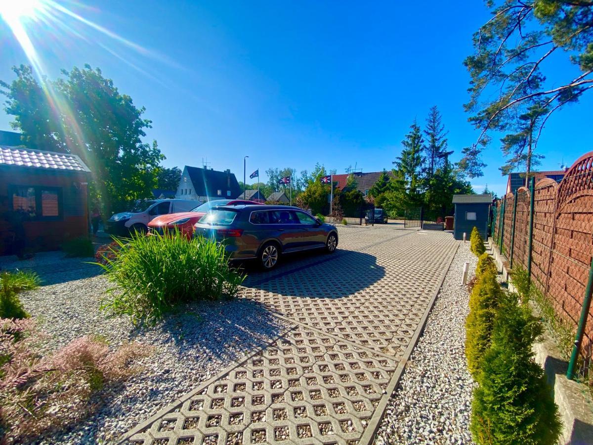 Domy Nad Morzem - Chata Pirata- Tiny House Dziwnów Buitenkant foto